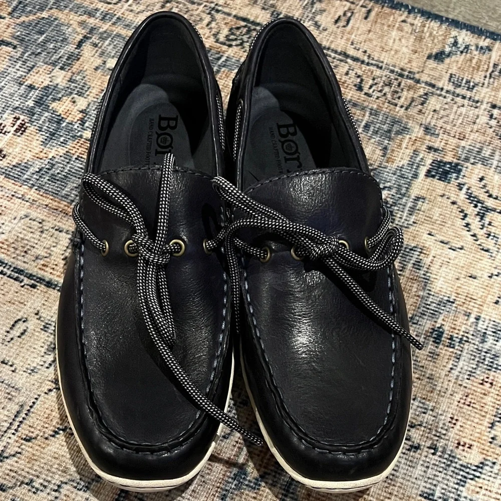 Born Navy Leather Men's Boat Shoes size 8 - 8 1/2